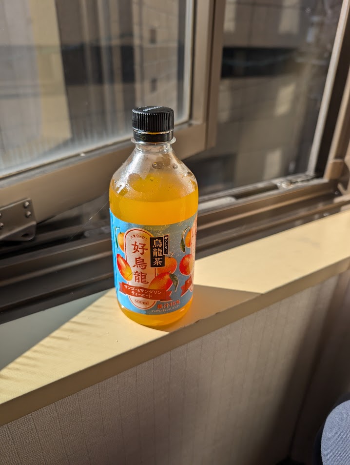 中区栄のホテルの窓